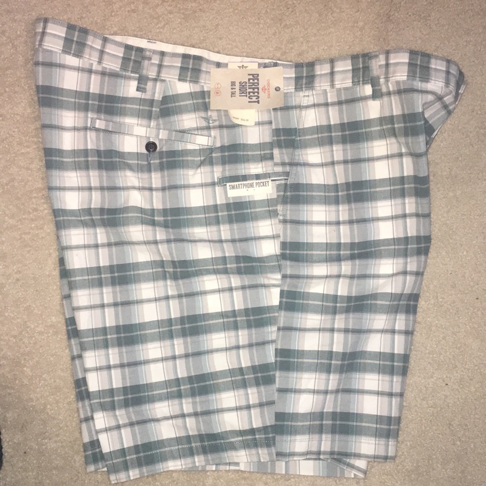 NWT Men’s Dockers plaid casual shorts sz 48